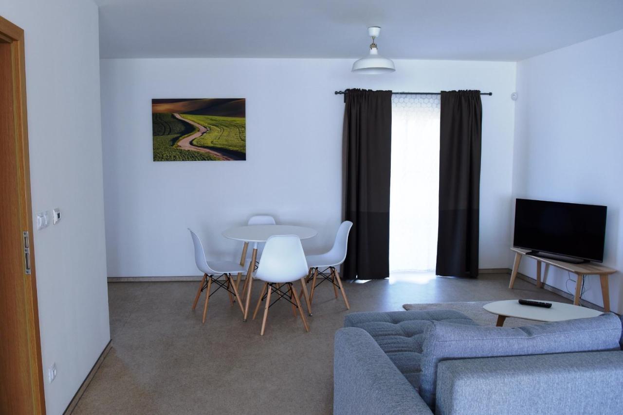 Dvur Perlova Voda Budyne nad Ohri Exteriör bild